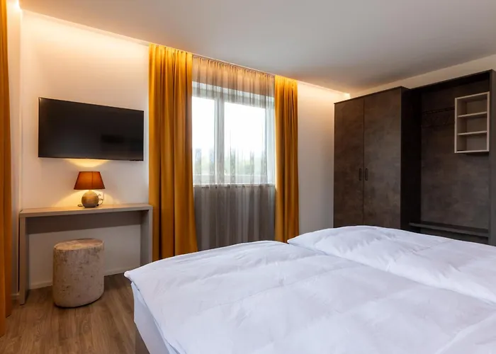 Lorenzhaus Exclusive *