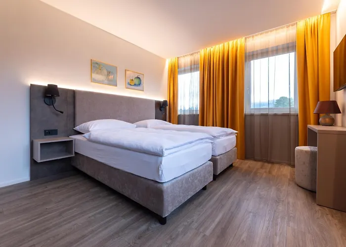 Lorenzhaus Exclusive *